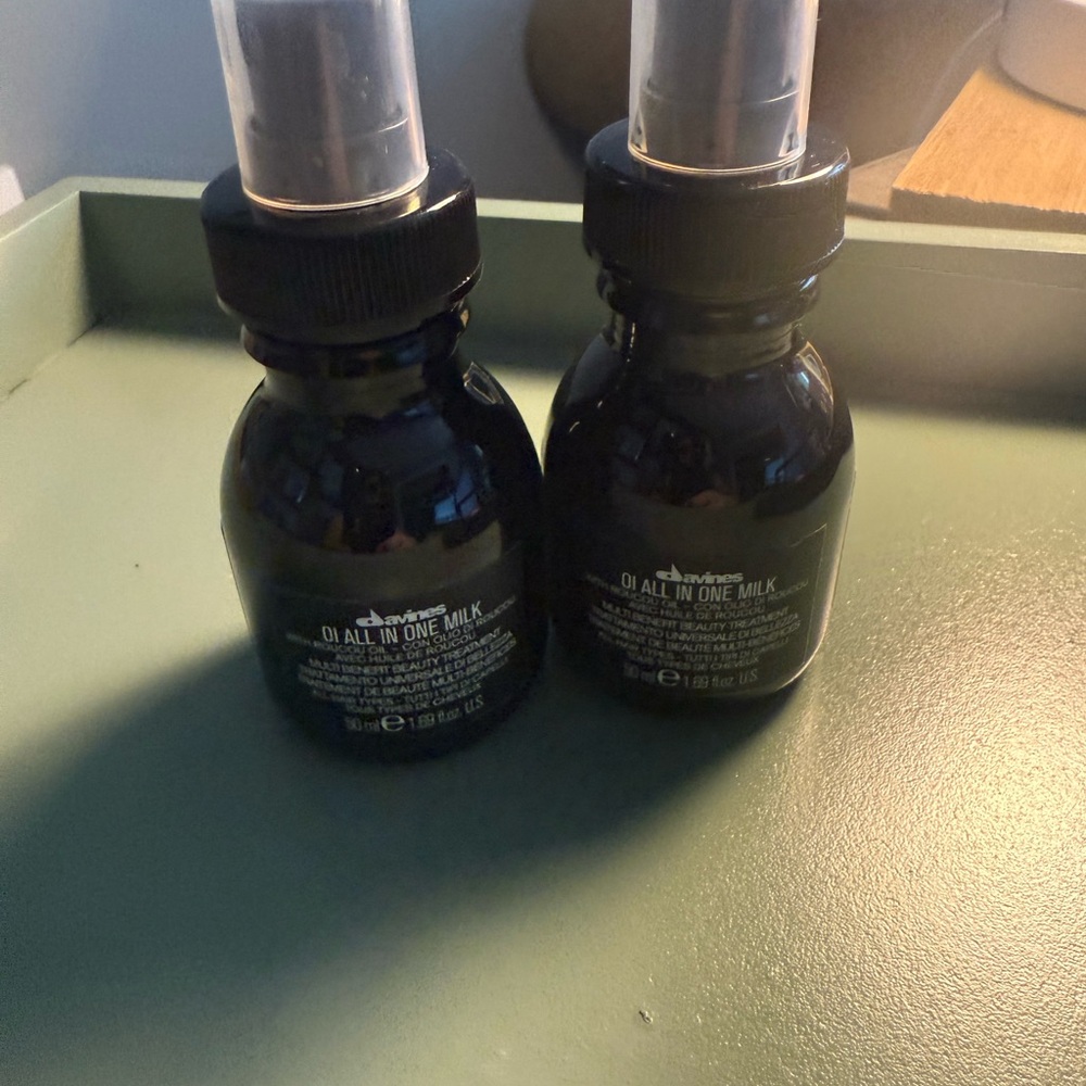 Davines OI All In One Milk - Black Bottles - Picture 2 of 4
